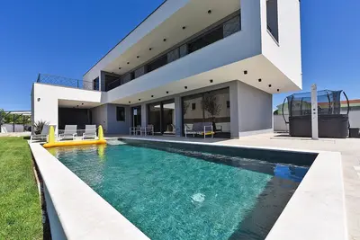 Image de Villa 2346/115475 (Istria - Štokovci), 18000m from the beach