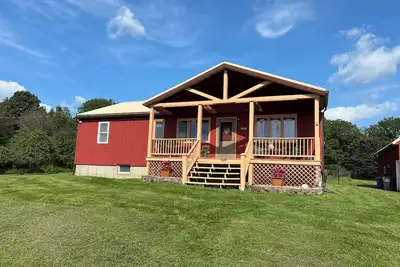 Image de House - Clover's Ridge, Cooperstown Dreams Park Schedule \nSUPER Clean!