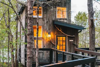 Image de Treetop Hideaways: Dogwood Treehouse in Chattanooga