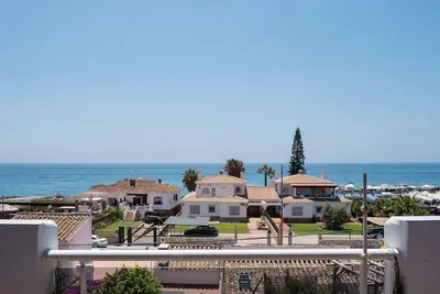 Image de Appartement 'Seaview Beachfront Torrox' avec vue sur mer, Wi-Fi et climatisation
