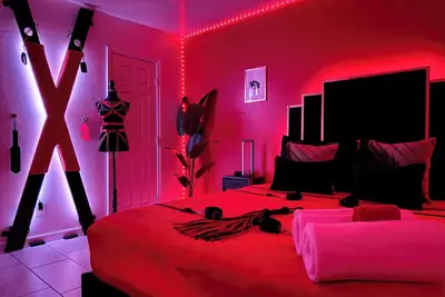 Image de Private Hot Tub · Adults-Only Suite · Couples Retreat · Tucson