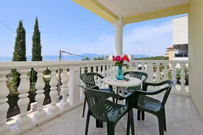 Image de Appartement de deux chambres avec la terrasse et la vue sur le mer Kostrena, Rijeka (A-23422-b)