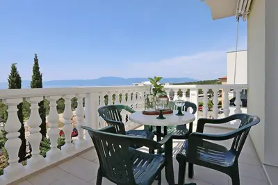 Image de Appartement de deux chambres avec la terrasse et la vue sur le mer Kostrena, Rijeka (A-23422-d)