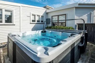 Image de Private 5-Bed Villa with ensuites & Outdoor Hot Tub