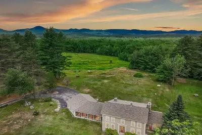 Image de October Farm | 1810 Farmhouse set on 30+ Acres