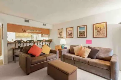 Image de Amazing Views, hot tubs, pool, sauna and plenty of parking at cozy Frisco condo