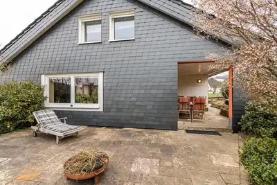Image de Maison de vacances 'Haus Waldblick' avec terrasse privée, jardin privé et Wi-Fi
