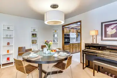 Image de Edmond Townhome w/ Pool Access Near Arcadia Lake!