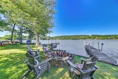 Image de Cottage on Lamoka Lake w/ Deck, Grill & 3 Kayaks