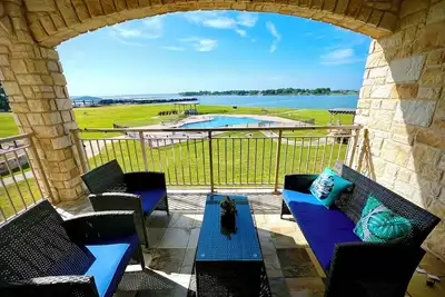 Image de Lakeshore Escape Pool, Lake, Pool Table, Arcade Machine 2 King Beds, sleeps 8