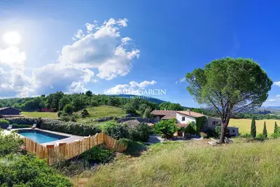 Image de Charme, calme et volupté de la campagne provençale, non loin de Sisteron