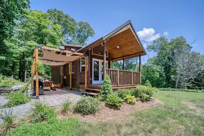 Image de Little Pine: A Serene Tiny Home Retreat