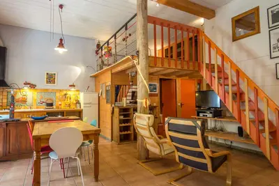 Image de Loft atypique avec jardin à Mèze, proche commerces, plage et parc du château Girard
