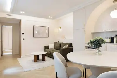 Image de Un Ravissant 1-Ch/1SdB avec Services à Opéra