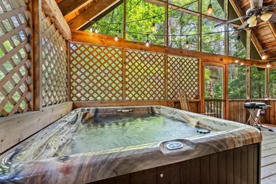 Image de Dog-Friendly • FirePit • HotTub • FreeDollywoodTkt •NearNatlPark (Arrowhead Rdg)