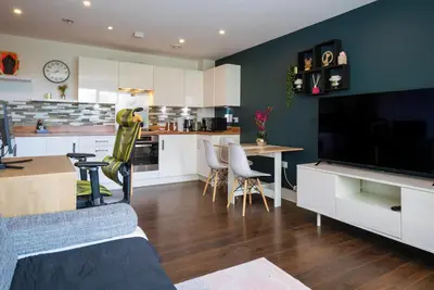 Image de Exquisite 2-Bedroom Haven Near Heathrow Airport