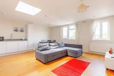 Image de Contemporary 1bd by Canary Wharf, Poplar!
