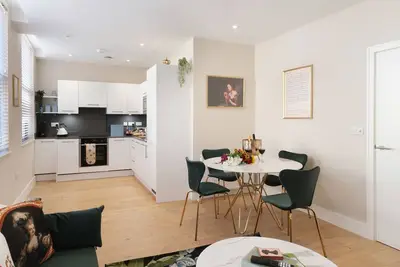 Image de Vue ville-Appartement-Salle de bain privée séparée