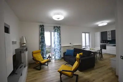 Image de La Casa Gialla - Girasole Appartamento Luminoso e Moderno