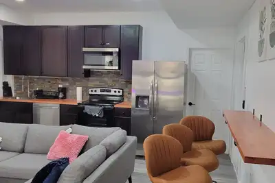 Image de Cozy 2-bedroom apartment in awesome Elizabeth with WiFi, Ac