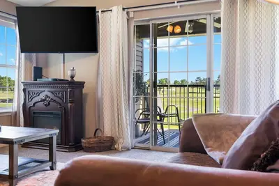 Image de Cozy 2-bedroom condo at Holiday Hills Golf Resort.