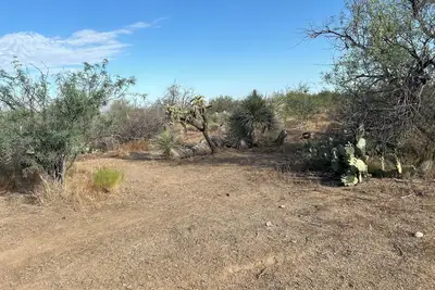 Image de Post apocalyptic outpost as a campground in Tucson