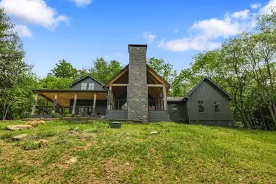 Image de Luxury Retreat in Leipers Fork