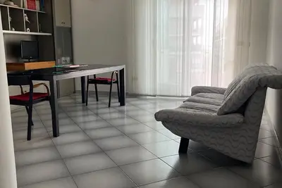 Image de Bright and comfortable apartment well connected, not far from the center