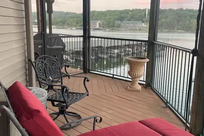 Image de Upscale, cozy 3-bedroom lakeside condo by Old Kinderhook & Lake Valley Golf