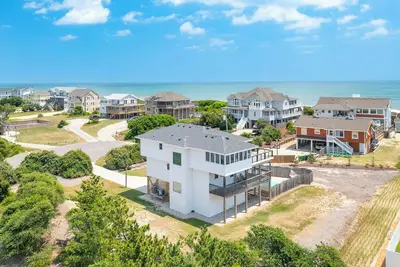 Image de Oceanside Corolla home with pool & hot tub just 75' to beach access!