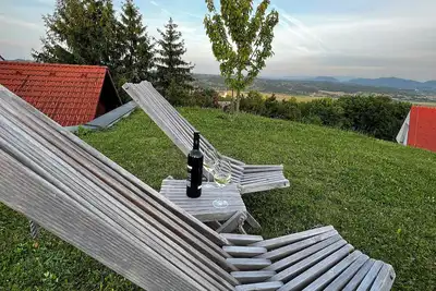 Image de Peaceful spacious apartment w great views near the thermal pools in Podčetrtek