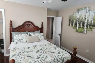 Image de This particular property is located in a quiet, Gentilly neighborhood orhood