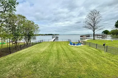 Image de Cedar Creek Lake Front Retreat, Cedar Creek Lake Front Retreat