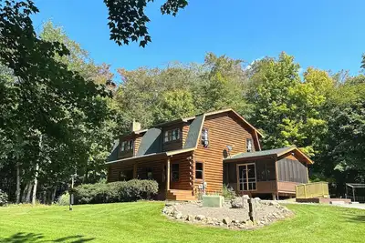 Image de Cozy 5-bedroom cabin with WiFi, Ac-nestled in the woods near Minerva, Ohio
