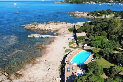 Image de Villa Era Ora Pieds Dans L'Eau, à 200m de la presqu'ile de l'Isolella.