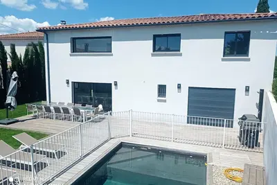 Image de Villa  luxueuse avec piscine pour profiter du climat du sud de la France