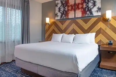 Image de 1br Glacier Suite with Waterpark Access - Chic & Fun