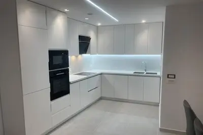 Modern, comfortable apartment close to all the amenities, walking distance apart