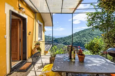 Image de Maison confortable à Sori avec vue sur.