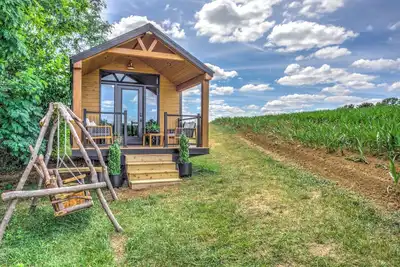 Image de Cozy tiny home with 1 bedroom and WiFi, serene & peaceful glamping