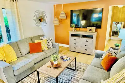 Image de Bohemian Bungalow \"A Big City Hideaway\"