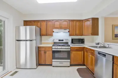 Image de Luxury 3-bedroom Townhome in the heart of Alexandria - Sleeps 8