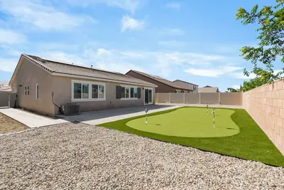 Image de Relax with the whole family at this Mountain View peaceful place to stay.