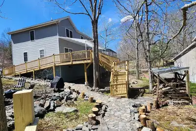 Image de Spacious 5-bedroom house enjoyable Bushkill w/ Ac - game room - WiFi -Ev charger