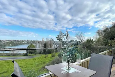 Image de Basin View\nOrakei Basin with 180degree views