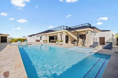 Image de Luxury Villa w Private Pool Sol Palmera by Bocobay