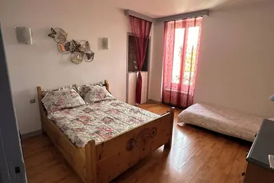 Image de Chambres dans appartement spacieux et calme, centre ville Montchanin