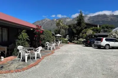 Image de Alpine haven in Spectacular Glenorchy. \n\n