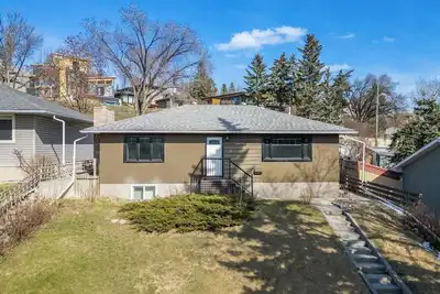 Image de Sunshine Retreat 3-BDRMUpper Unit w Ac & Patio