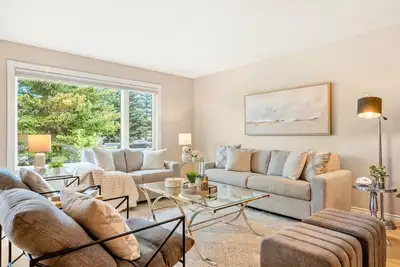 Image de Riverfront Oasis on Calgary’s Best Street